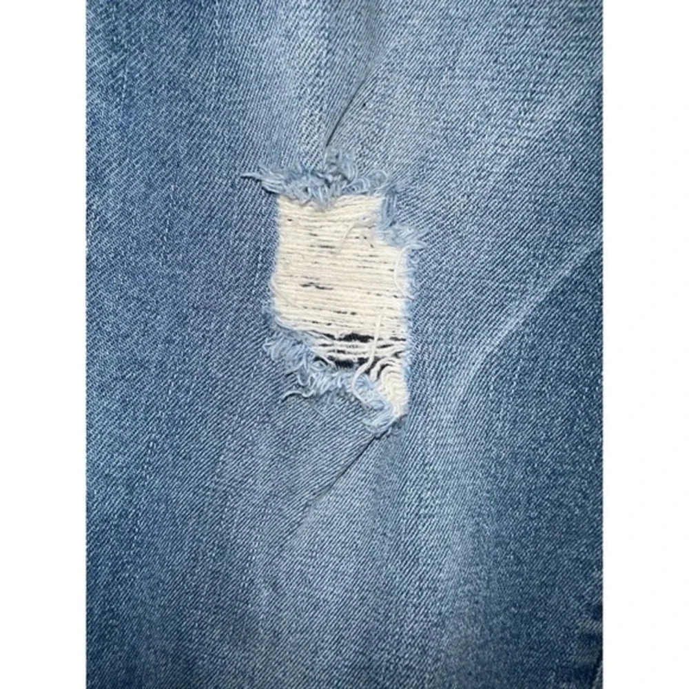 Sneakpeek distressed denim size 5‎